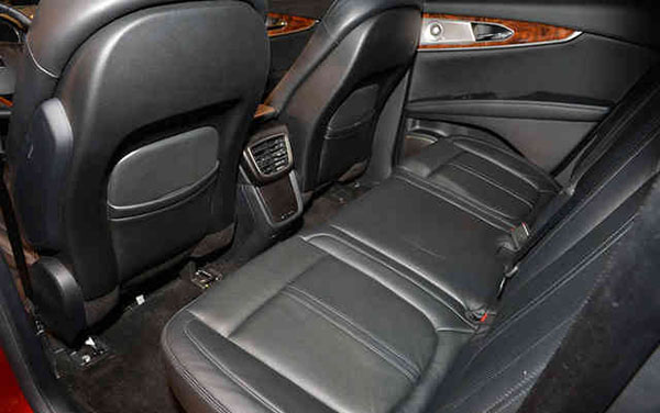 5785026_17-2016-lincoln-mkx-detroit-1.jpg