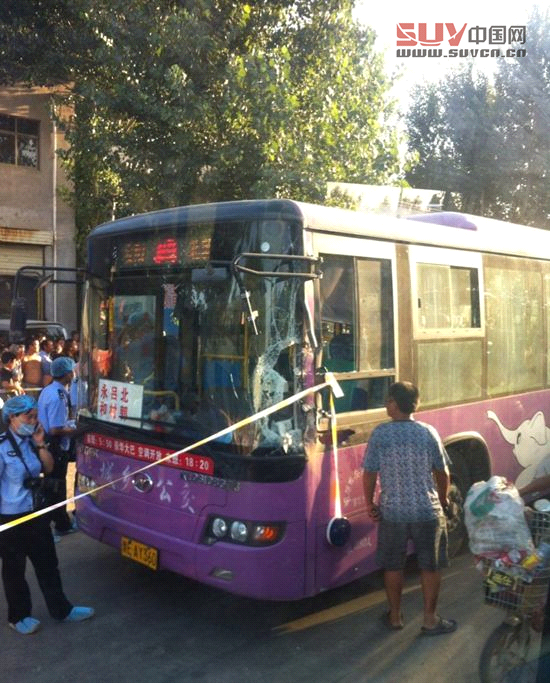 河南安陽公交車發生持刀搶劫案 2死13傷