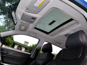 長安長安汽車長安CS352012款 1.6L 手動(dòng)豪華型