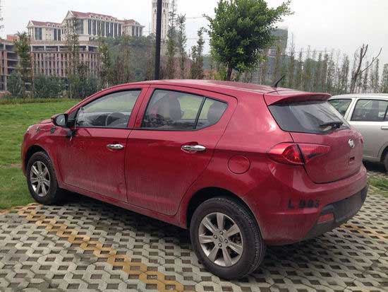 或售5萬(wàn)起 力帆全新SUV X50無(wú)偽諜照曝光