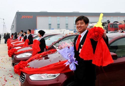 奔馳凱迪拉克當(dāng)年終獎(jiǎng) 你的老板發(fā)什么?