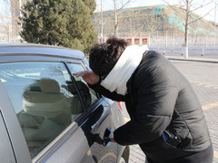 汽車安全手冊：關(guān)注女性駕車安全細節(jié)