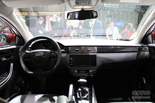 觀致3兩廂版日內(nèi)瓦車展實(shí)拍