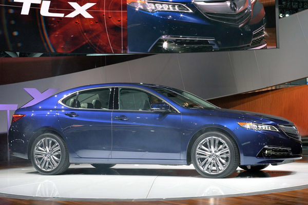 謳歌TLX