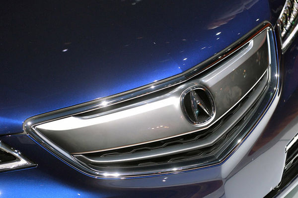 謳歌TLX