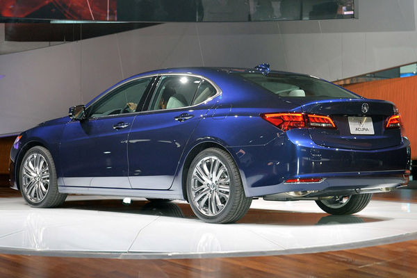 謳歌TLX