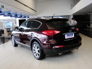 攬勝極光/XC60 40萬(wàn)級(jí)中型SUV國(guó)產(chǎn)前瞻