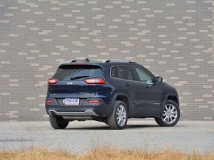 攬勝極光/XC60 40萬(wàn)級(jí)中型SUV國(guó)產(chǎn)前瞻