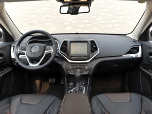 攬勝極光/XC60 40萬(wàn)級(jí)中型SUV國(guó)產(chǎn)前瞻